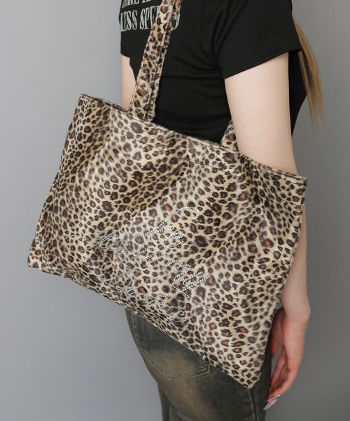 SPINNS（スピンズ）の「スエードトートバッグ/ラインストーンロゴ（トートバッグ・レディース・ブラック/アイボリー/レオパード・ONESIZE）」の5枚目の写真