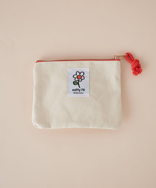 Actually（アクチュアリー）の「【MIFFY　ミッフィー】 70thNIJNTJE マスコットミニフラットポーチ（ポーチ・レディース・レッド・0）」の3枚目の写真