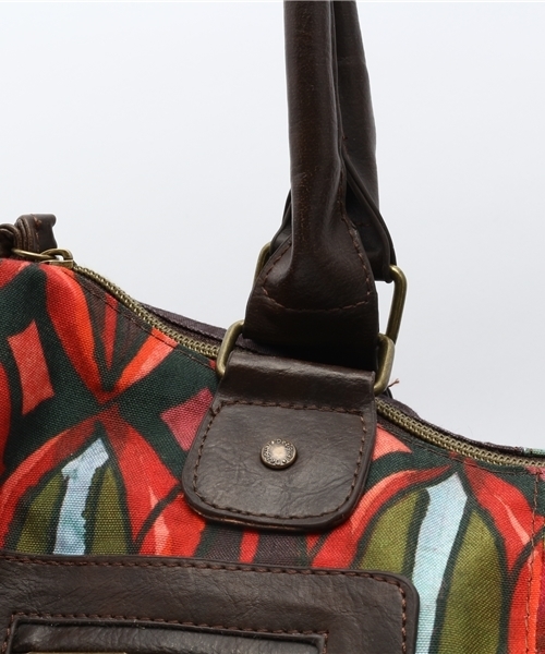 Desigual（デシグアル）の「「Desigual/デシグアル」デシグアル柄ボストンバック（ショルダーバッグ・レディース・レッド系その他・FREE）」の5枚目の写真