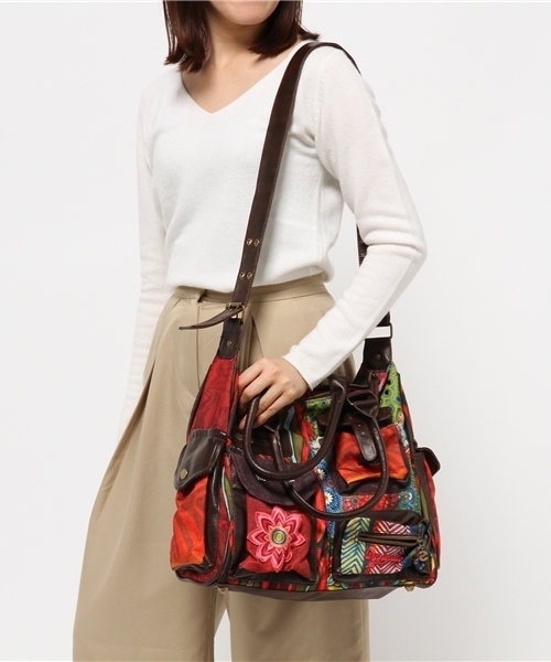 Desigual（デシグアル）の「「Desigual/デシグアル」デシグアル柄ボストンバック（ショルダーバッグ・レディース・レッド系その他・FREE）」の14枚目の写真