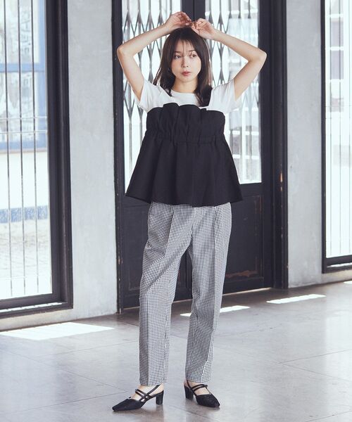 earth music&ecology（アースミュージックアンドエコロジー）の「ビスチェドッキングプルオーバー（Tシャツ/カットソー・レディース・グレー/ブラック/モカ・FREE）」の4枚目の写真