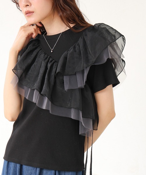 Bab(バブ)の「アシメフリルドッキングカットソー(Tシャツ/カットソー・レディース・オフホワイト/ブルー/ブラック・FREE)」の2枚目の写真