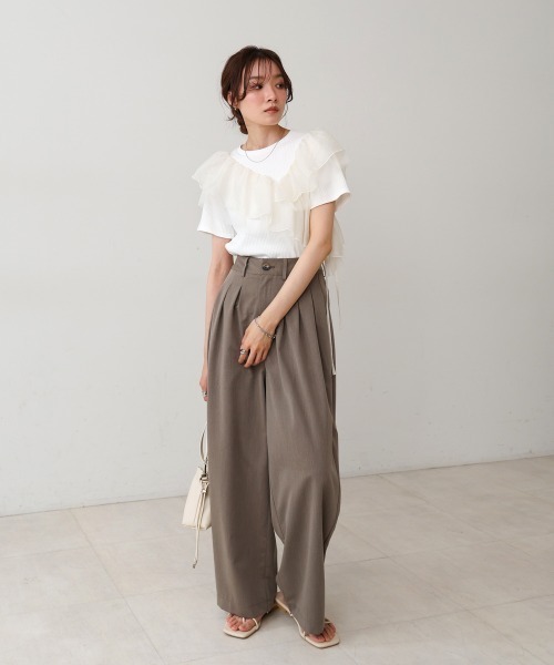 Bab(バブ)の「アシメフリルドッキングカットソー(Tシャツ/カットソー・レディース・オフホワイト/ブルー/ブラック・FREE)」の6枚目の写真