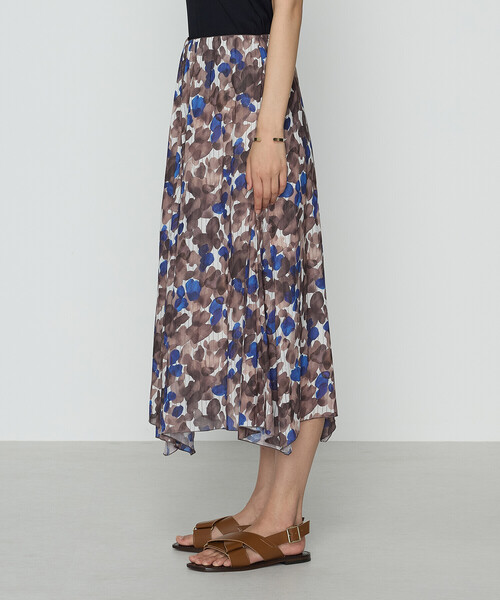 K.T KIYOKO TAKASE（キヨコタカセ）の「強撚カッセンアートプリント ハンカチーフヘムスカート（スカート・レディース・ブラウン・11号/9号/7号）」の6枚目の写真