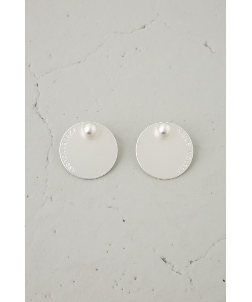 AZUL by moussy(アズールバイマウジー)の「サークルプレートロゴピアス(ピアス(両耳用)・レディース・シルバー/ゴールド系その他・FREE)」の4枚目の写真