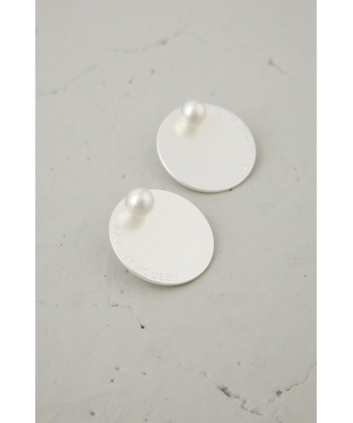 AZUL by moussy(アズールバイマウジー)の「サークルプレートロゴピアス(ピアス(両耳用)・レディース・シルバー/ゴールド系その他・FREE)」の5枚目の写真