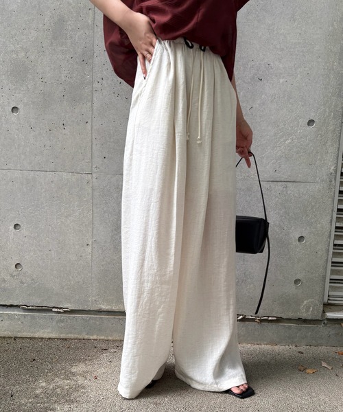 LAULEN(ローレン)の「linen wide relax pants /コード付き ワイド リラックス パンツ(その他パンツ・レディース・ブラック/ベージュ/アイボリー・FREE)」の2枚目の写真