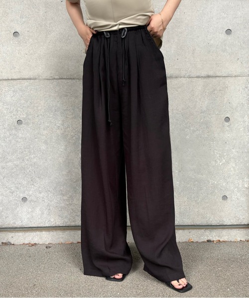 LAULEN(ローレン)の「linen wide relax pants /コード付き ワイド リラックス パンツ(その他パンツ・レディース・ブラック/ベージュ/アイボリー・FREE)」の3枚目の写真