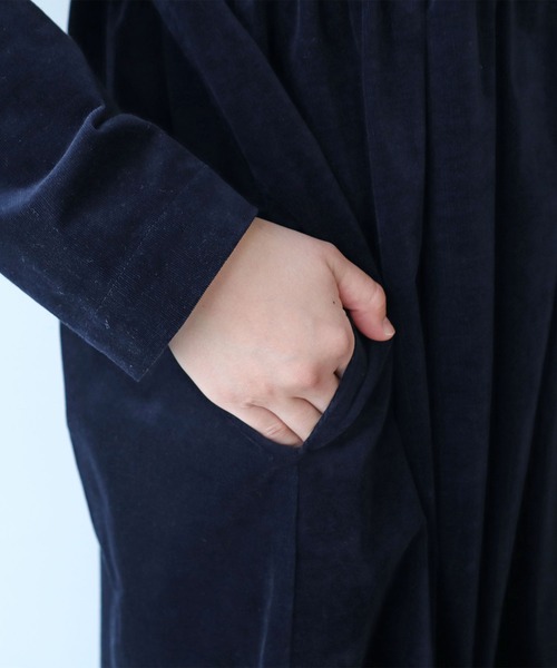 bulle de savon（ビュルデサボン）の「細コール 丸衿ワンピース（ワンピース・レディース・ネイビー/ブルー・FREE）」の14枚目の写真