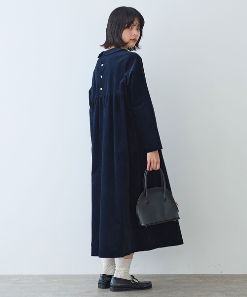 bulle de savon（ビュルデサボン）の「細コール 丸衿ワンピース（ワンピース・レディース・ネイビー/ブルー・FREE）」の4枚目の写真