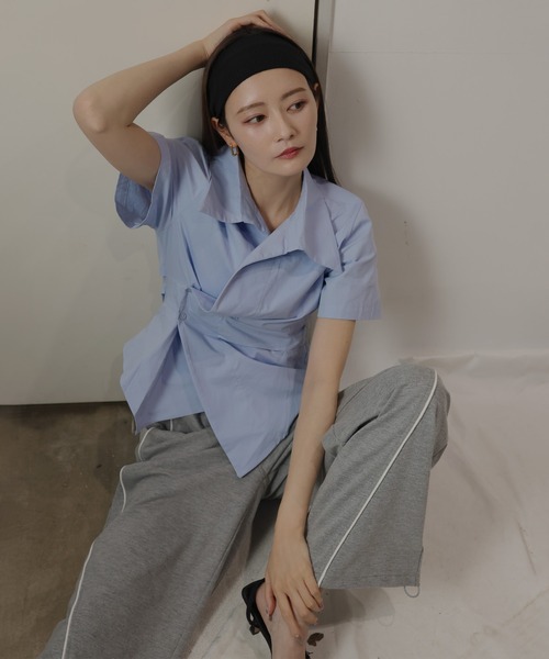 Mili affinity（ミリアフィニティー）の「ウエストタッククロス半袖シャツ（シャツ/ブラウス・レディース・オフホワイト/ブルー/ストライプ・FREE）」の10枚目の写真