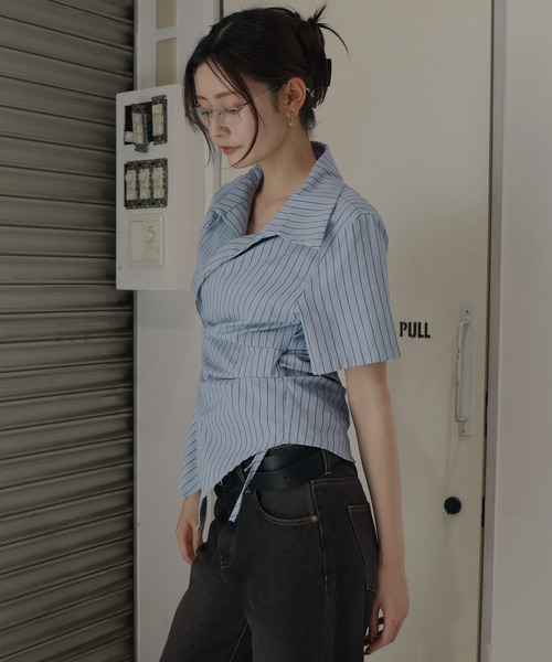 Mili affinity（ミリアフィニティー）の「ウエストタッククロス半袖シャツ（シャツ/ブラウス・レディース・オフホワイト/ブルー/ストライプ・FREE）」の21枚目の写真