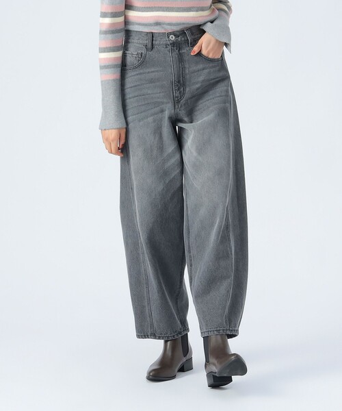 BEAMS HEART（ビームスハート）の「デニム コクーン パンツ（デニムパンツ・レディース・ブラック/ブルー・MEDIUM/SMALL）」の5枚目の写真