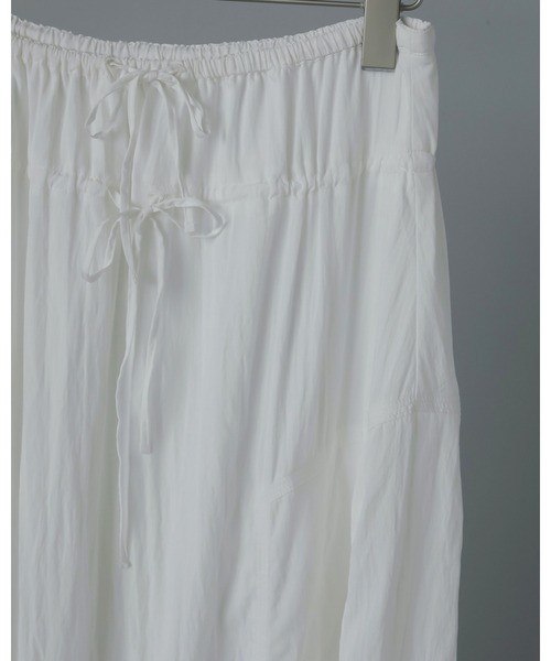 anuke（アンヌーク）の「Volume Balloon Skirt（スカート・レディース・ホワイト/ブラック・36inch/38inch）」の15枚目の写真