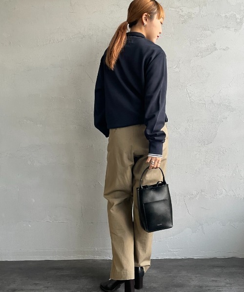 FRED PERRY（フレッドペリー）の「[FRED PERRY/フレッドペリー] ワンポイントロゴ刺繍 ハーフジップスウェット M3574（スウェット・レディース・ダークグリーン/キャメル/ブラック/グレー/グレイッシュベージュ/グリーン/ブラック系/ブルー系/ボルドー/アイボリー/ネイビー・S/M/L/XL）」の17枚目の写真