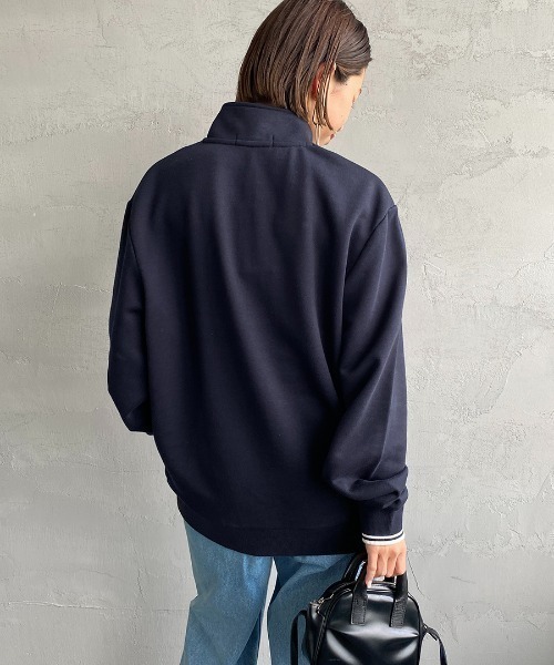 FRED PERRY（フレッドペリー）の「[FRED PERRY/フレッドペリー] ワンポイントロゴ刺繍 ハーフジップスウェット M3574（スウェット・レディース・ダークグリーン/キャメル/ブラック/グレー/グレイッシュベージュ/グリーン/ブラック系/ブルー系/ボルドー/アイボリー/ネイビー・S/M/L/XL）」の20枚目の写真
