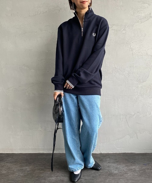 FRED PERRY（フレッドペリー）の「[FRED PERRY/フレッドペリー] ワンポイントロゴ刺繍 ハーフジップスウェット M3574（スウェット・レディース・ダークグリーン/キャメル/ブラック/グレー/グレイッシュベージュ/グリーン/ブラック系/ブルー系/ボルドー/アイボリー/ネイビー・S/M/L/XL）」の21枚目の写真