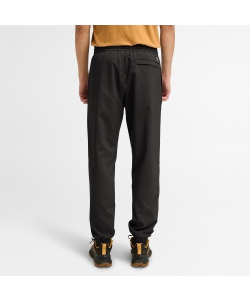 Timberland(ティンバーランド)の「DWR ウィンドレジスタント ジョガー パンツ メンズ(その他パンツ・メンズ・ブラック・LARGE/MEDIUM/SMALL/X-LARGE/XX-LARGE)」の3枚目の写真