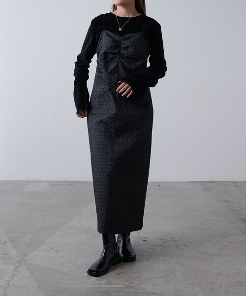 Lui's（ルイス）の「ジャガードシャーリングキャミワンピース（ワンピース・レディース・オフホワイト/ブラック/ベージュ・FREE）」の17枚目の写真