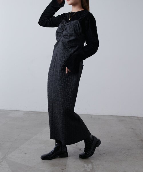 Lui's（ルイス）の「ジャガードシャーリングキャミワンピース（ワンピース・レディース・オフホワイト/ブラック/ベージュ・FREE）」の21枚目の写真