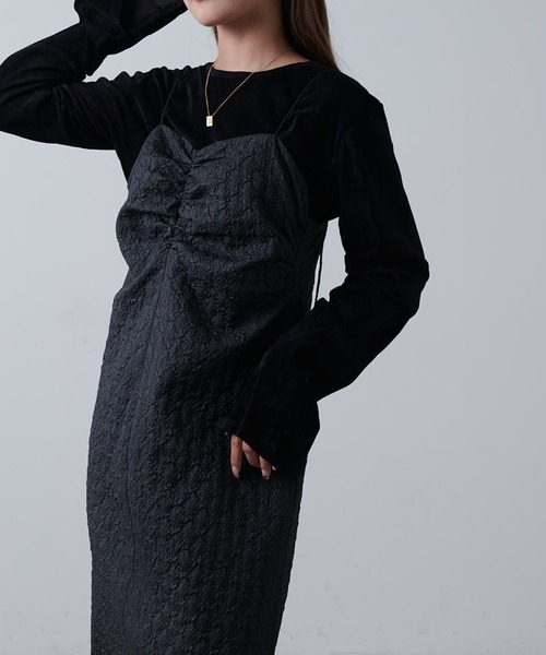 Lui's（ルイス）の「ジャガードシャーリングキャミワンピース（ワンピース・レディース・オフホワイト/ブラック/ベージュ・FREE）」の2枚目の写真