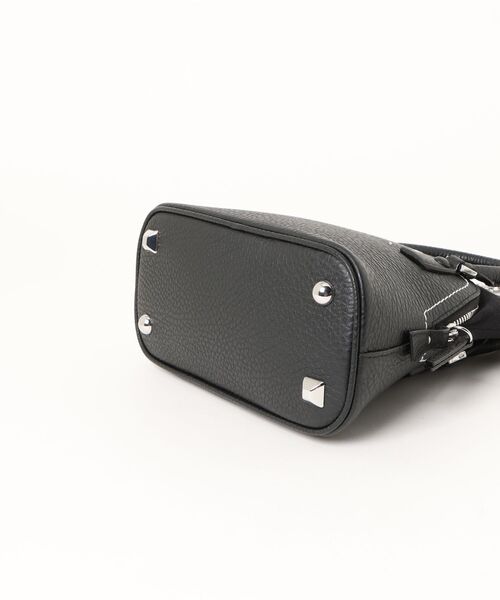 Maison Margiela（メゾンマルジェラ）の「Maison Margiela 5AC CLASSIQUE MICRO（ショルダーバッグ・レディース・ブラック・FREE）」の4枚目の写真