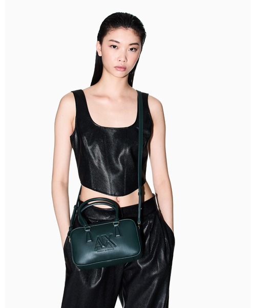 ARMANI EXCHANGE(アルマーニエクスチェンジ)の「【A|X アルマーニ エクスチェンジ】<オンライン限定>AXロゴ ミニボウリングバッグ(ハンドバッグ・レディース・ダークグリーン/キャメル・FREE)」の5枚目の写真