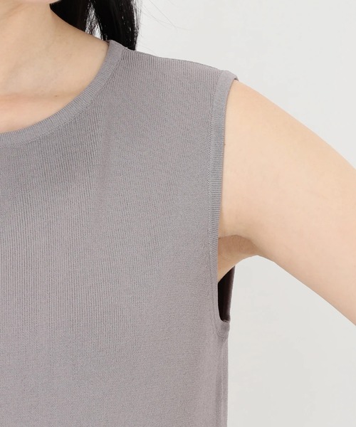 STRAWBERRY-FIELDS（ストロベリーフィールズ）の「シェリルストレッチ_ミドル丈総針ニット（ニット/セーター・レディース・レッド/グレー/ブラック/モーブ系・2）」の11枚目の写真