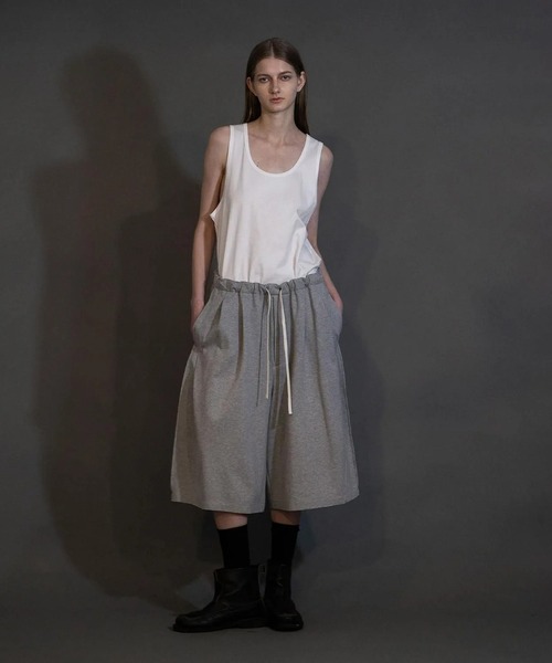 my beautiful landlet（マイビューティフルランドレット）の「【my beautiful landlet】 PONTE KNIT WIDE SHORT PANTS（その他パンツ・メンズ・カーキ/グレー/ブラック/ホワイト・1/0）」の5枚目の写真