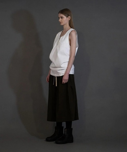 my beautiful landlet（マイビューティフルランドレット）の「【my beautiful landlet】 PONTE KNIT WIDE SHORT PANTS（その他パンツ・メンズ・カーキ/グレー/ブラック/ホワイト・1/0）」の8枚目の写真