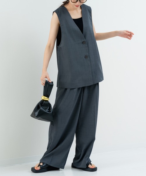 refinedworks(リファインドワークス)の「【refinedworks】きちんと感たっぷりな Vネックベスト(ベスト・レディース・ブラウン/チャコールグレー・FREE)」の11枚目の写真