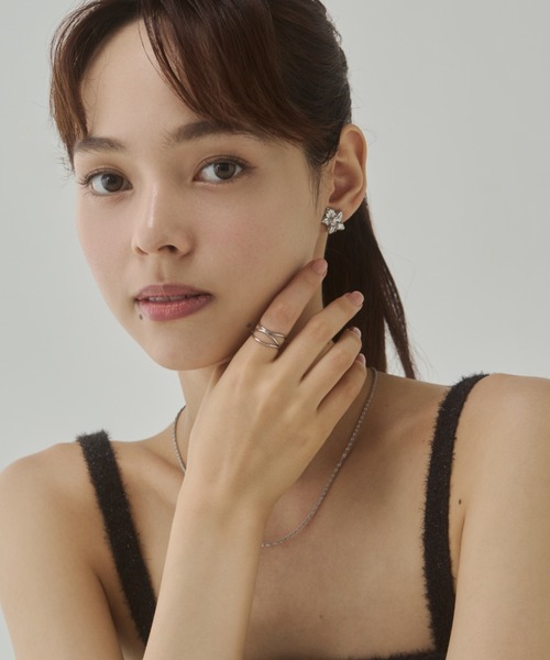 ciite' surgical stainless(シーテサージカルステンレス)の「【 金属アレルギー対応 】ツイストニュアンスリング サージカルステンレス(リング・レディース・ピンクゴールド/ゴールド/シルバー・15号/13号/11号)」の8枚目の写真