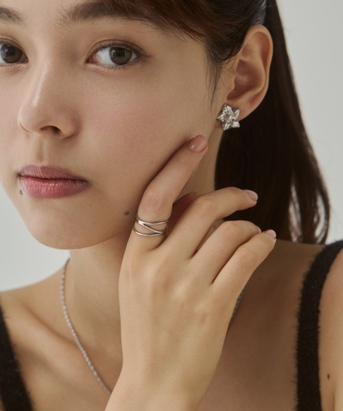 ciite' surgical stainless(シーテサージカルステンレス)の「【 金属アレルギー対応 】ツイストニュアンスリング サージカルステンレス(リング・レディース・ピンクゴールド/ゴールド/シルバー・15号/13号/11号)」の9枚目の写真