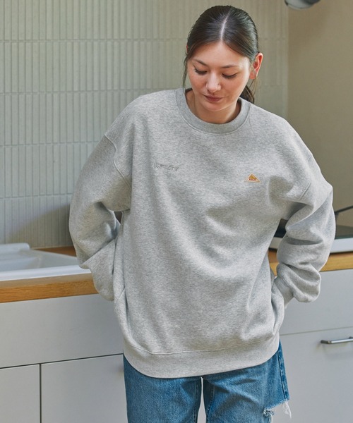 KELTY（ケルティ）の「KELTY/ケルティ 別注 ダブルロゴ刺繍 ビッグシルエット裏起毛スウェット（スウェット・レディース・グレー/ネイビー/スミクロ/アイボリー/ブラック/グレイッシュベージュ/オリーブ・L/M）」の8枚目の写真