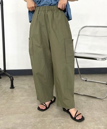 裾ダーツカーゴパンツ