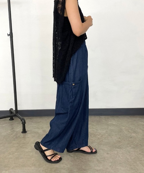 CRB(シーアールビー)の「裾ダーツカーゴパンツ(その他パンツ・レディース・グレー/モカ/インディゴブルー/カーキ/ブラック・F)」の8枚目の写真