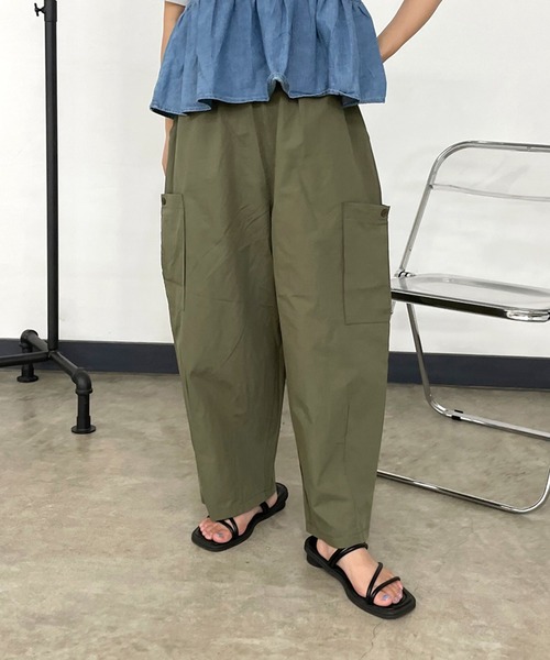 CRB(シーアールビー)の「裾ダーツカーゴパンツ(その他パンツ・レディース・グレー/モカ/インディゴブルー/カーキ/ブラック・F)」の15枚目の写真