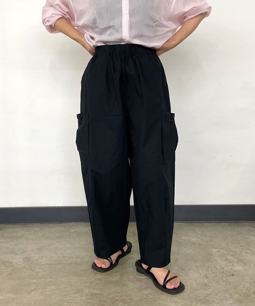 CRB(シーアールビー)の「裾ダーツカーゴパンツ(その他パンツ・レディース・グレー/モカ/インディゴブルー/カーキ/ブラック・F)」の22枚目の写真