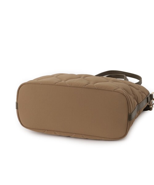 grove（グローブ）の「【撥水】キルトクリテ2WAYトート（トートバッグ・レディース・ブラック/ナチュラル/キャメル・00）」の16枚目の写真