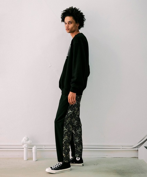 NOISE MAKER（ノイズメーカー）の「NMMNオーバーサイズスウェット（スウェット・メンズ・グレー/ブラック・XL/L/M）」の3枚目の写真