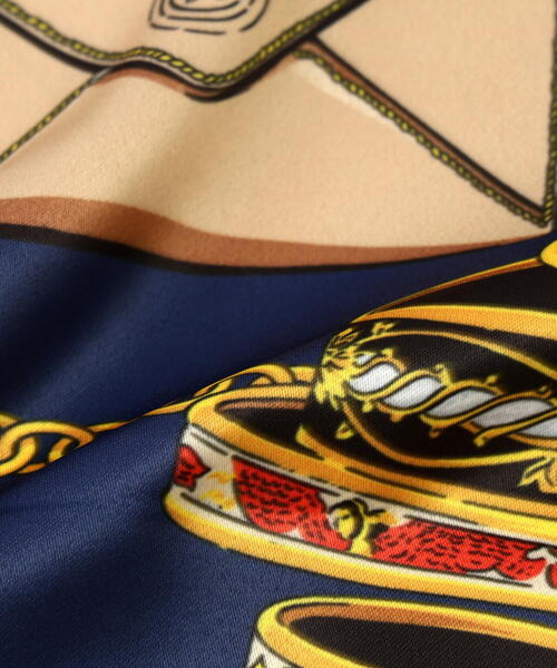 EDIT COLOGNE（エディットコロン）の「グッズ柄大判スカーフ（ストール/ショール・レディース・ネイビー/ブルー・ﾌﾘ-）」の6枚目の写真
