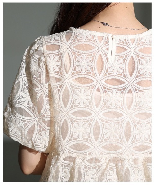 Sawa a la mode（サワアラモード）の「総レースパフスリーブペプラムブラウス（シャツ/ブラウス・レディース・オフホワイト・FREE）」の20枚目の写真