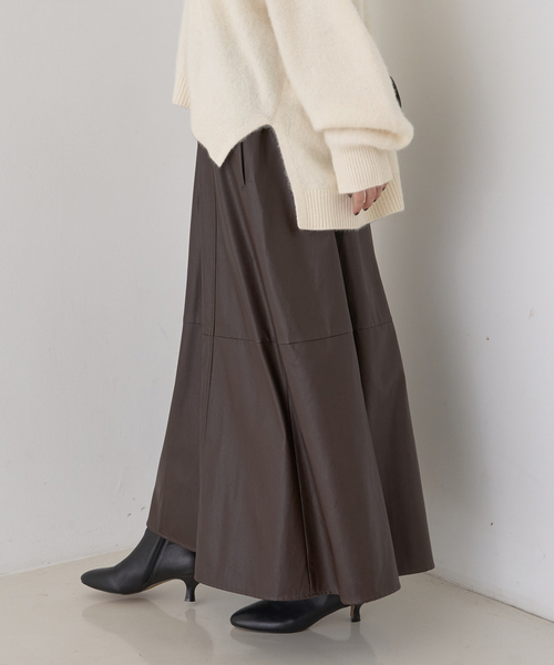 Rouge vif Anna（ルージュヴィフアンナ）の「フェイクレザーフレアスカート（スカート・レディース・ブラウン/ブラック・38/36）」の6枚目の写真