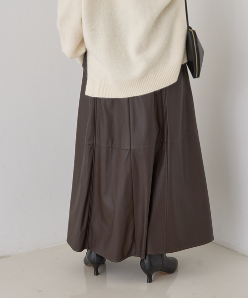 Rouge vif Anna（ルージュヴィフアンナ）の「フェイクレザーフレアスカート（スカート・レディース・ブラウン/ブラック・38/36）」の7枚目の写真