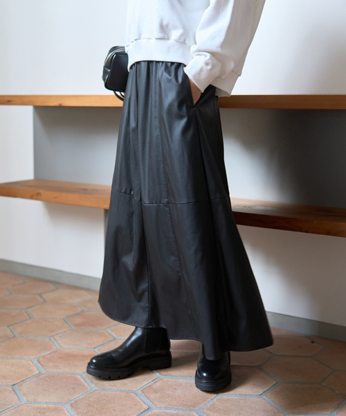 Rouge vif Anna（ルージュヴィフアンナ）の「フェイクレザーフレアスカート（スカート・レディース・ブラウン/ブラック・38/36）」の8枚目の写真