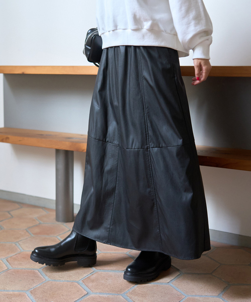 Rouge vif Anna（ルージュヴィフアンナ）の「フェイクレザーフレアスカート（スカート・レディース・ブラウン/ブラック・38/36）」の9枚目の写真