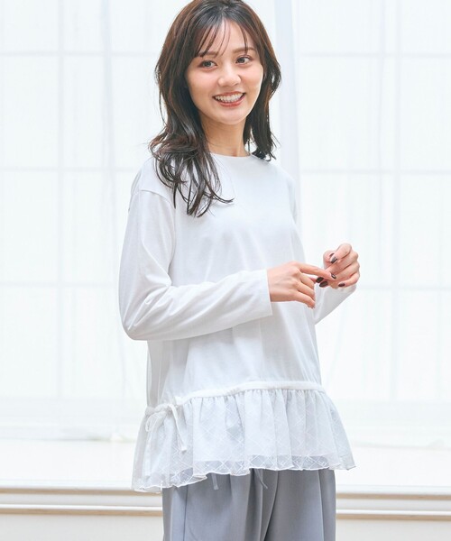 Feroux(フェルゥ)の「フリルぺプラム カットソー(Tシャツ/カットソー・レディース・ホワイト系/ホワイト系1・F)」の2枚目の写真