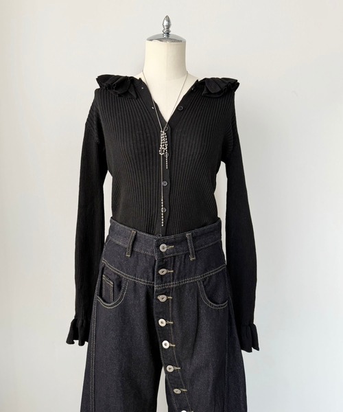 Jewelobe（ジュエローブ）の「フリルセミシアータイトニットカーデトップス（ニット/セーター・レディース・ホワイト/グレー/ブラック・FREE）」の22枚目の写真