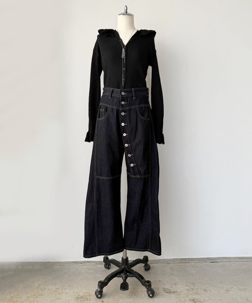 Jewelobe（ジュエローブ）の「フリルセミシアータイトニットカーデトップス（ニット/セーター・レディース・ホワイト/グレー/ブラック・FREE）」の6枚目の写真