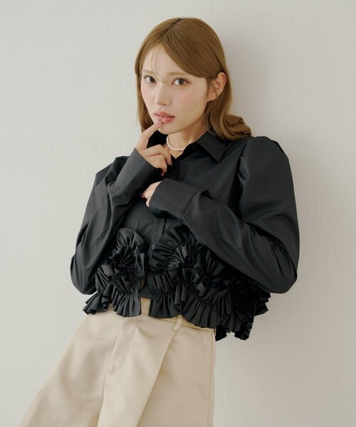 Chico（チコ）の「【SALON by Chico】裾フリルデザインヘムブラウス（シャツ/ブラウス・レディース・ブラック/ピンク/アイボリー・FREE）」の10枚目の写真